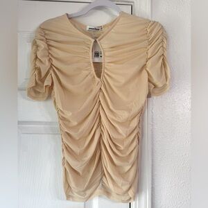 Yesterdaze Beige Mesh Short Sleeve Ruched Top Womens Large.
